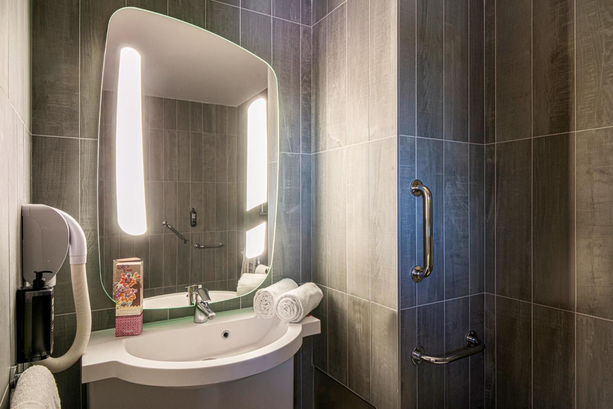 Hotel Ibis Manosque Cadarache Exteriér fotografie