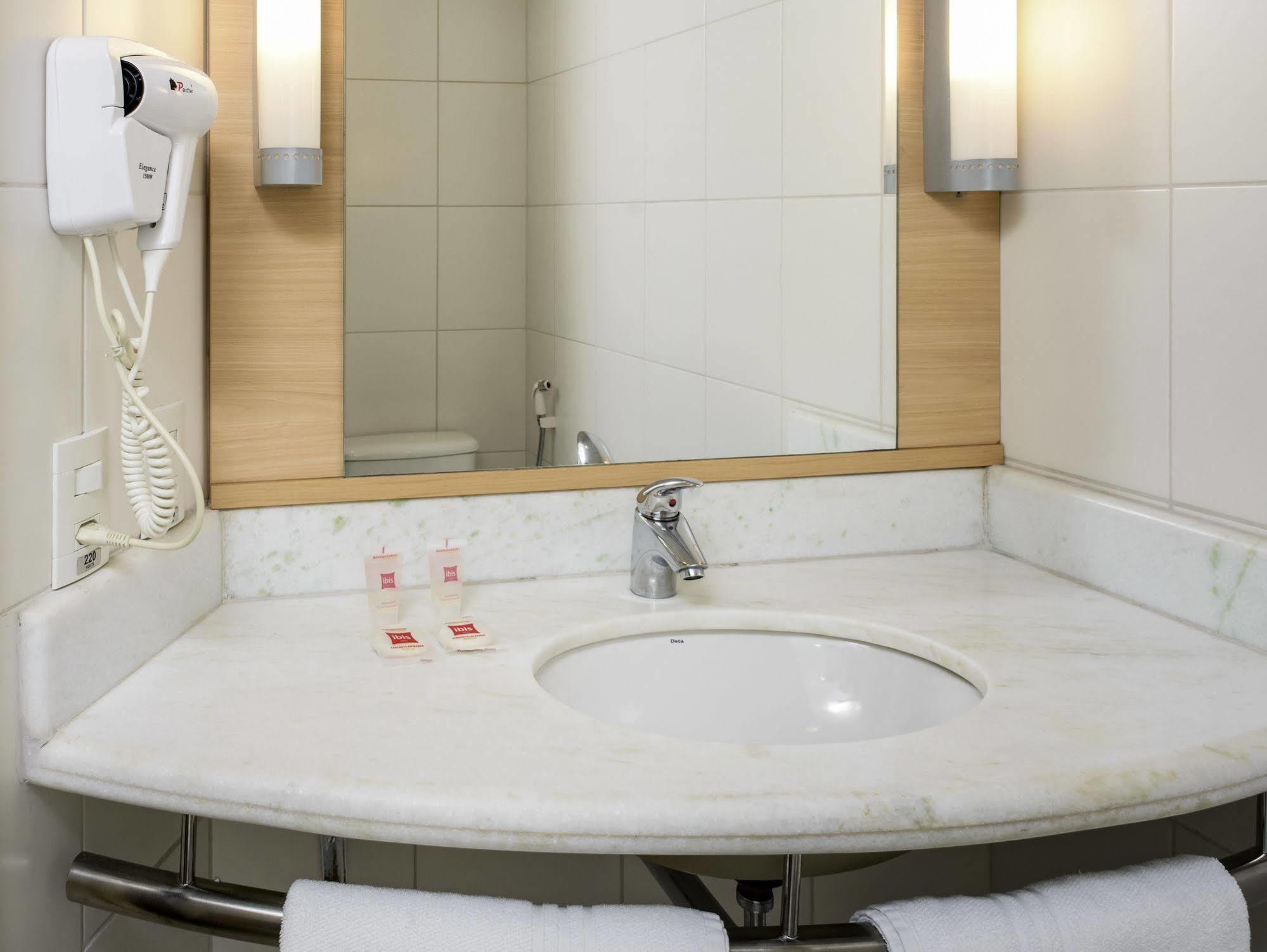 Hotel Ibis Manosque Cadarache Exteriér fotografie